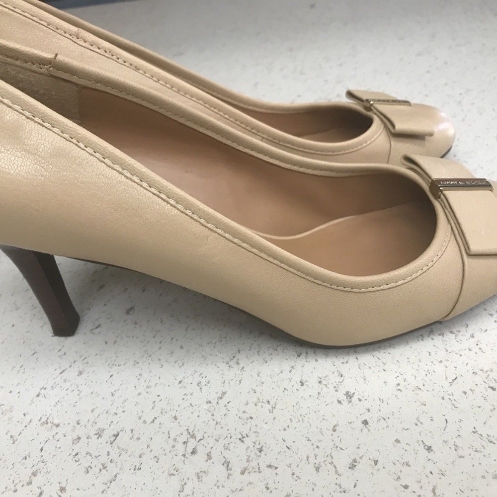 Tommy Hilfiger Women's Leathe Round-Toe Pump 9.5